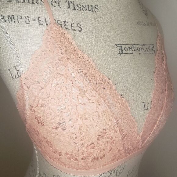 Talula Aritzia Pink Lace Bralette - Picture 6 of 13